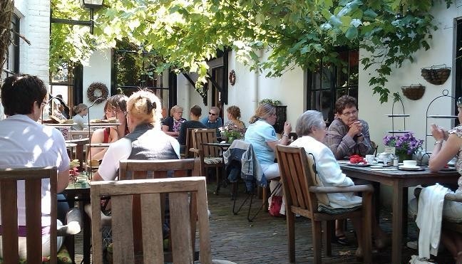 Binnentuin The Wall Street Tea Rose door Ontdek Deventer